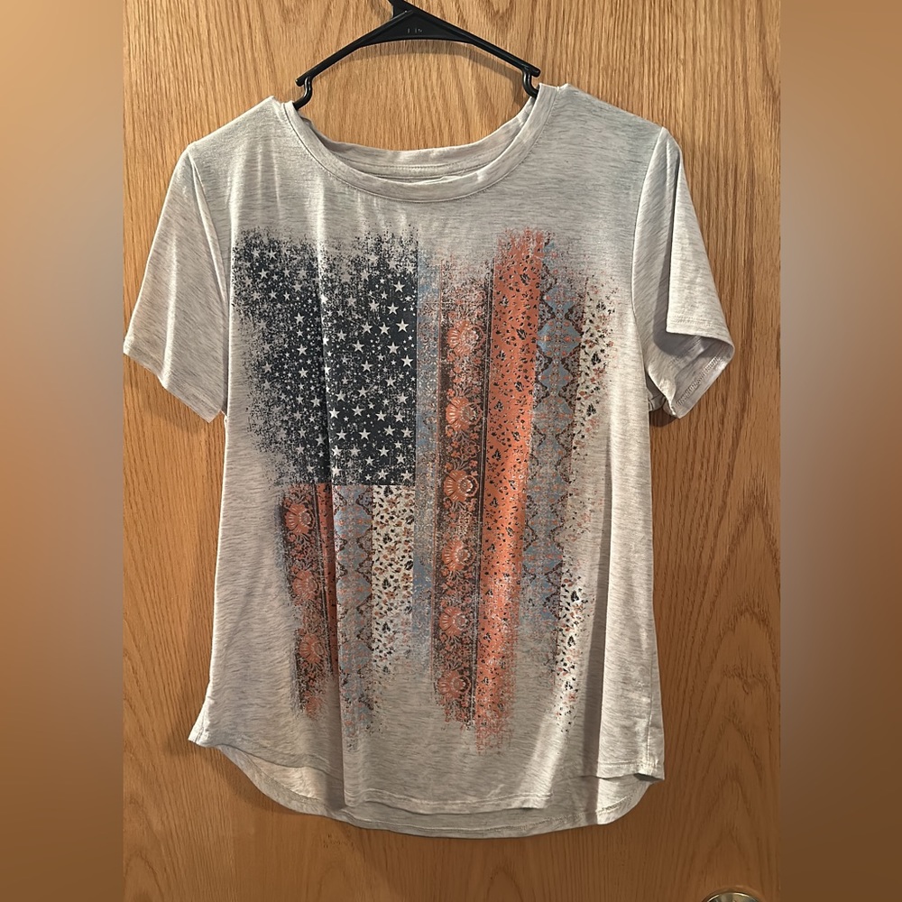Maurice’s American flag design tee